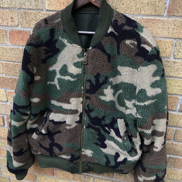 Alpha Industries MA-1 Reversible Sherpa Fleece Camo Jacket Large - Picture 4 of 15